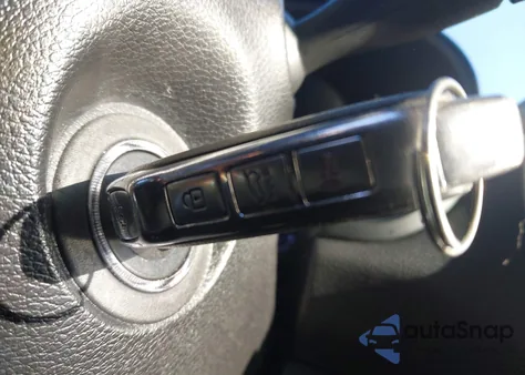 2020 Kia Soul Lx z USA, uszkodzony, nr VIN KNDJ23AU5L7724103